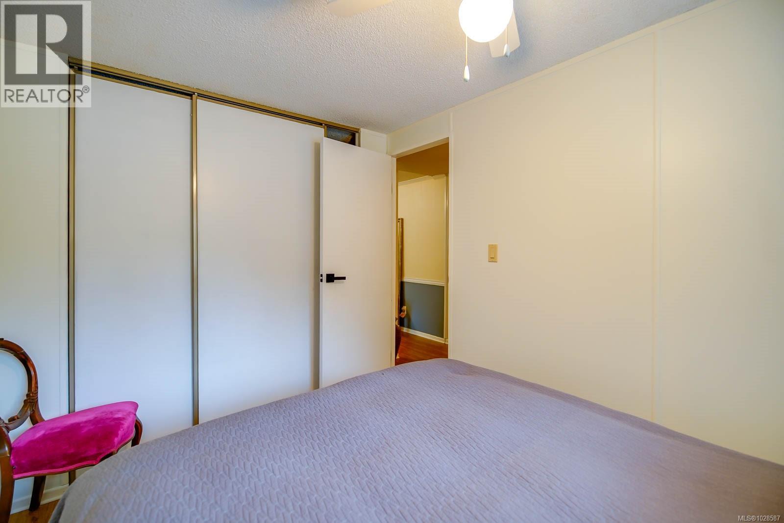 #77 10325 LAKESHORE RD - 32