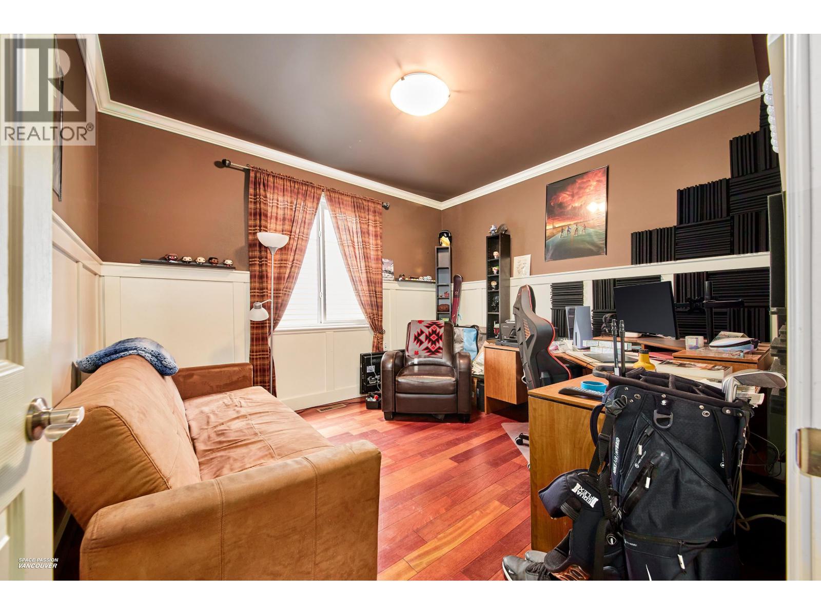 440 HYCROFT STREET, Port Moody