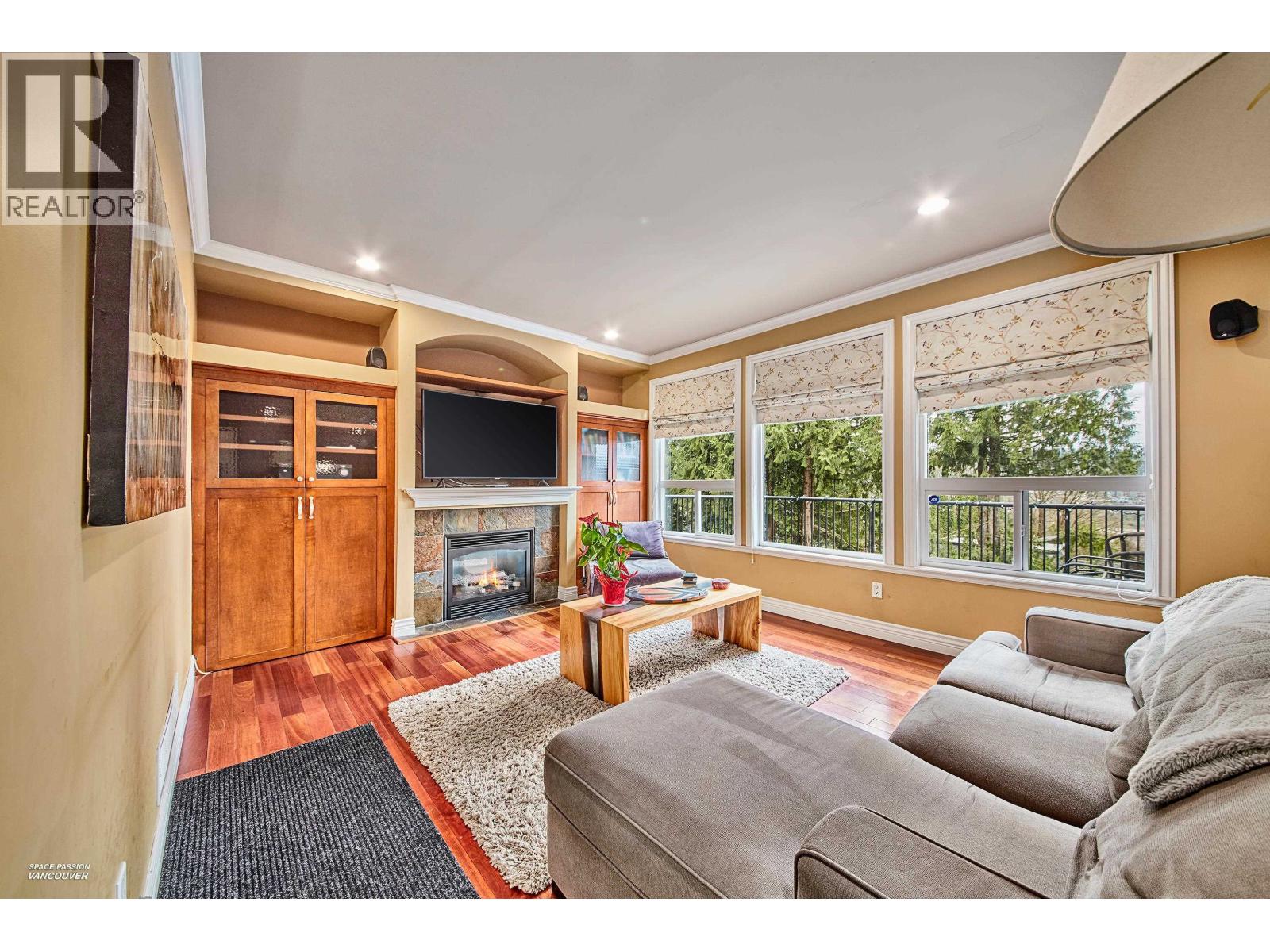 440 HYCROFT STREET, Port Moody