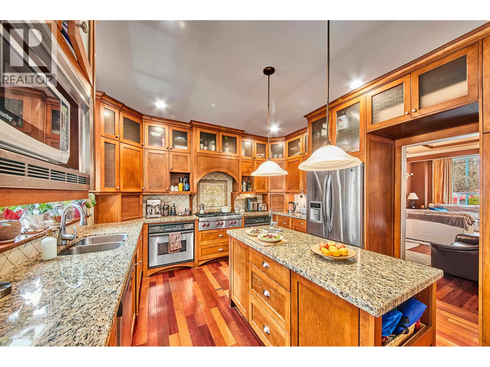 440 HYCROFT STREET, Port Moody