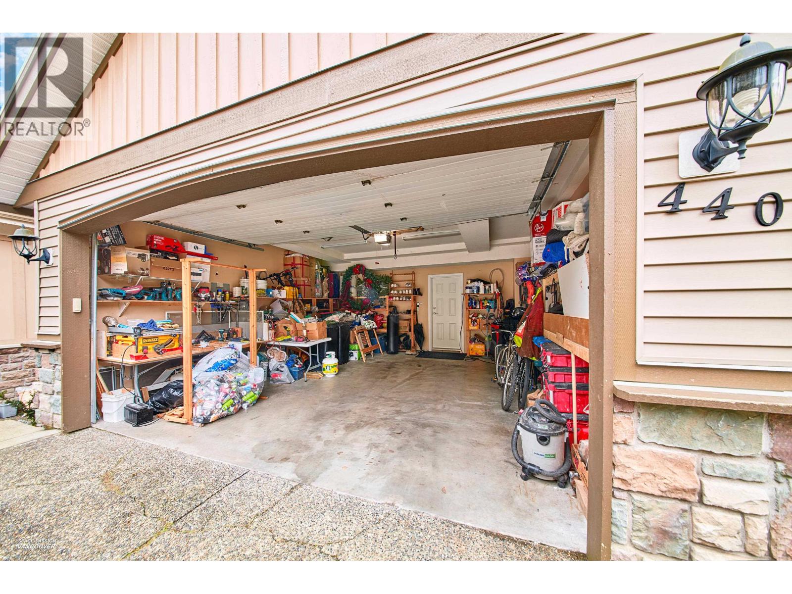 440 HYCROFT STREET, Port Moody