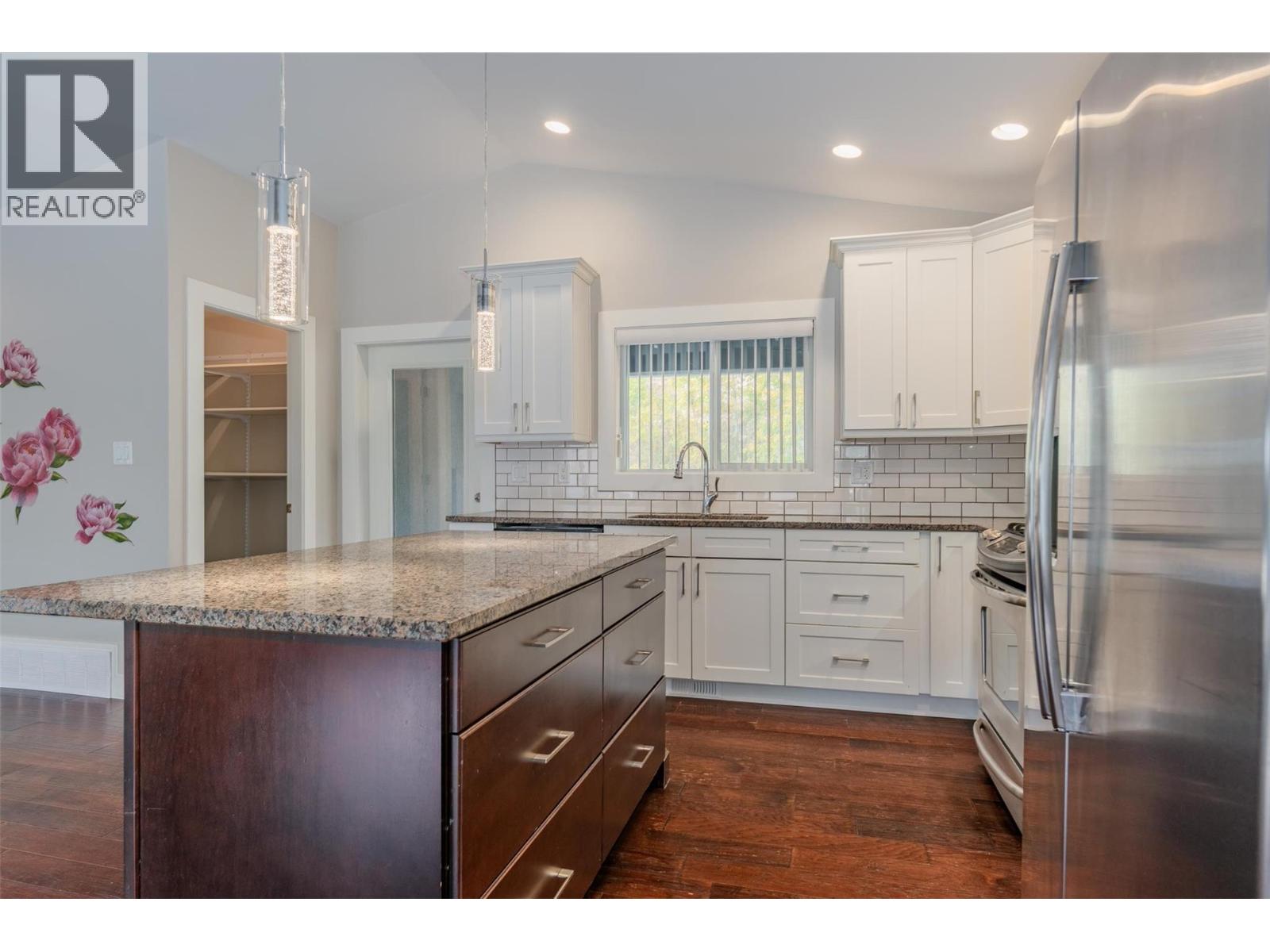 3720 5th Avenue, Castlegar