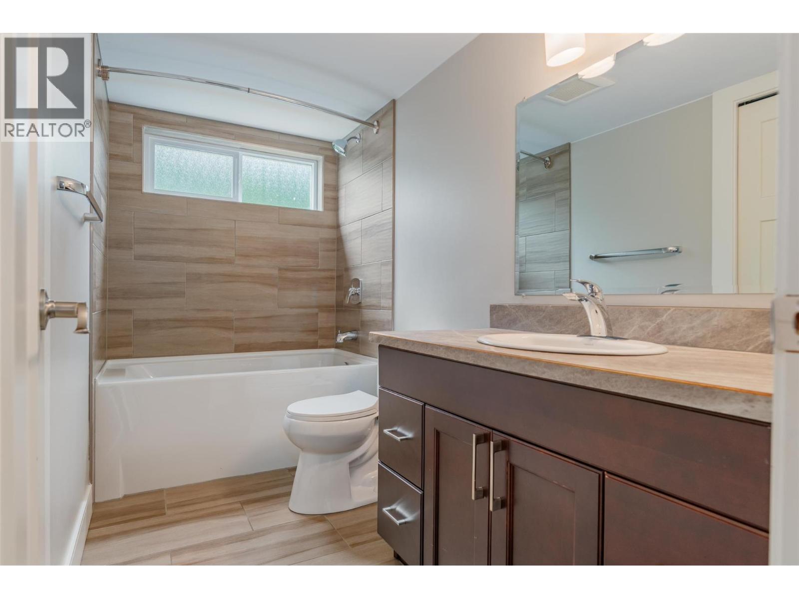 3720 5th Avenue, Castlegar