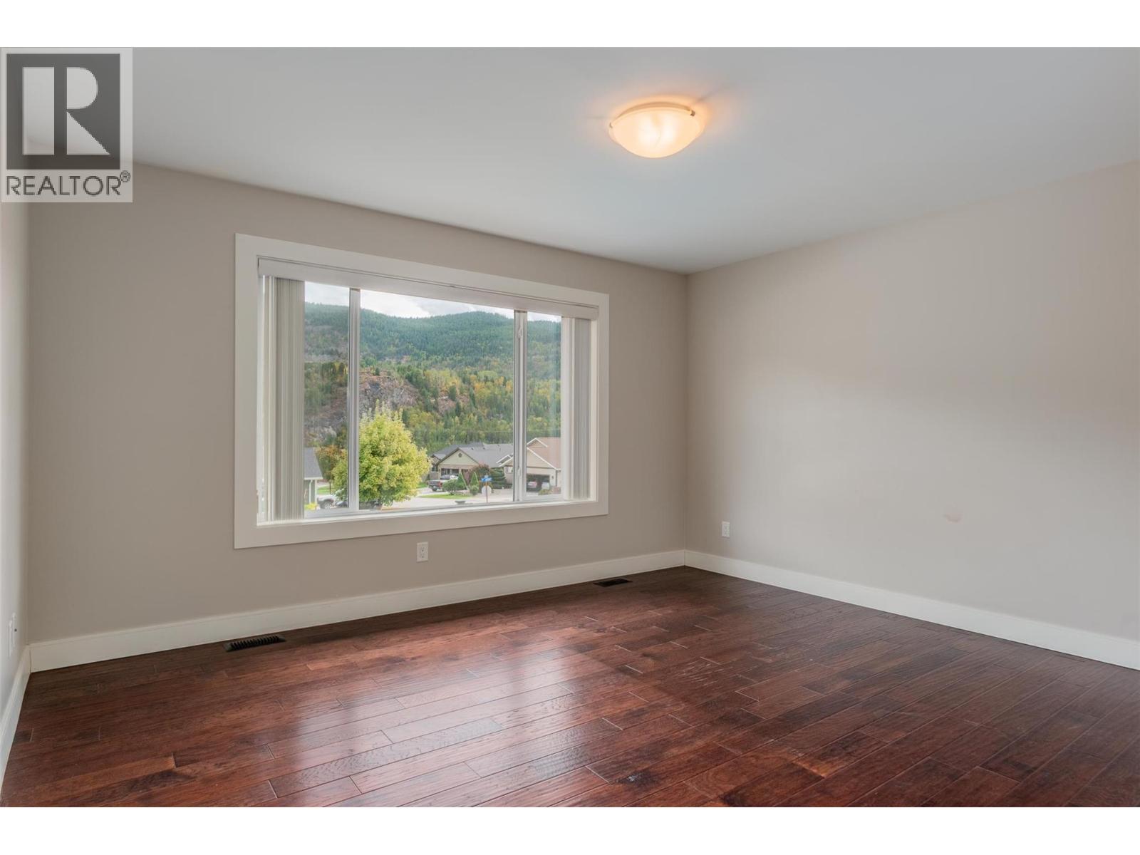 3720 5th Avenue, Castlegar