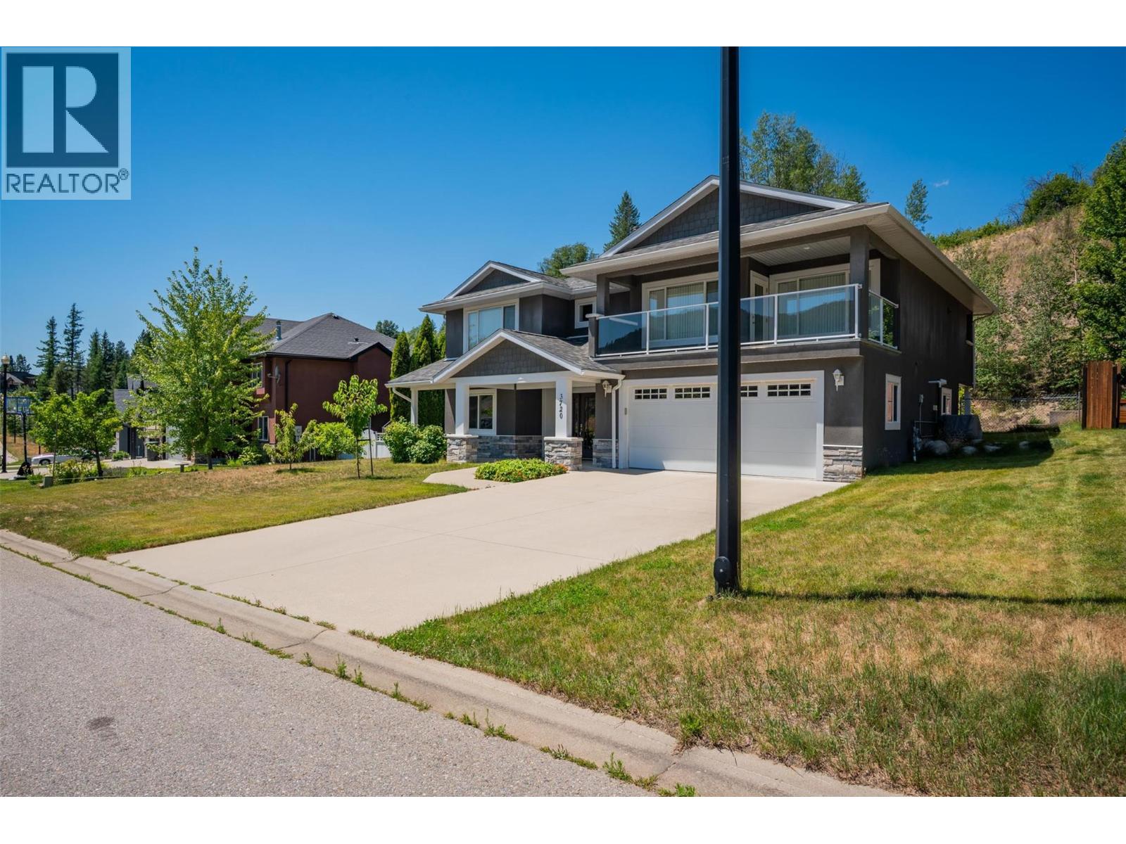 3720 5th Avenue, Castlegar