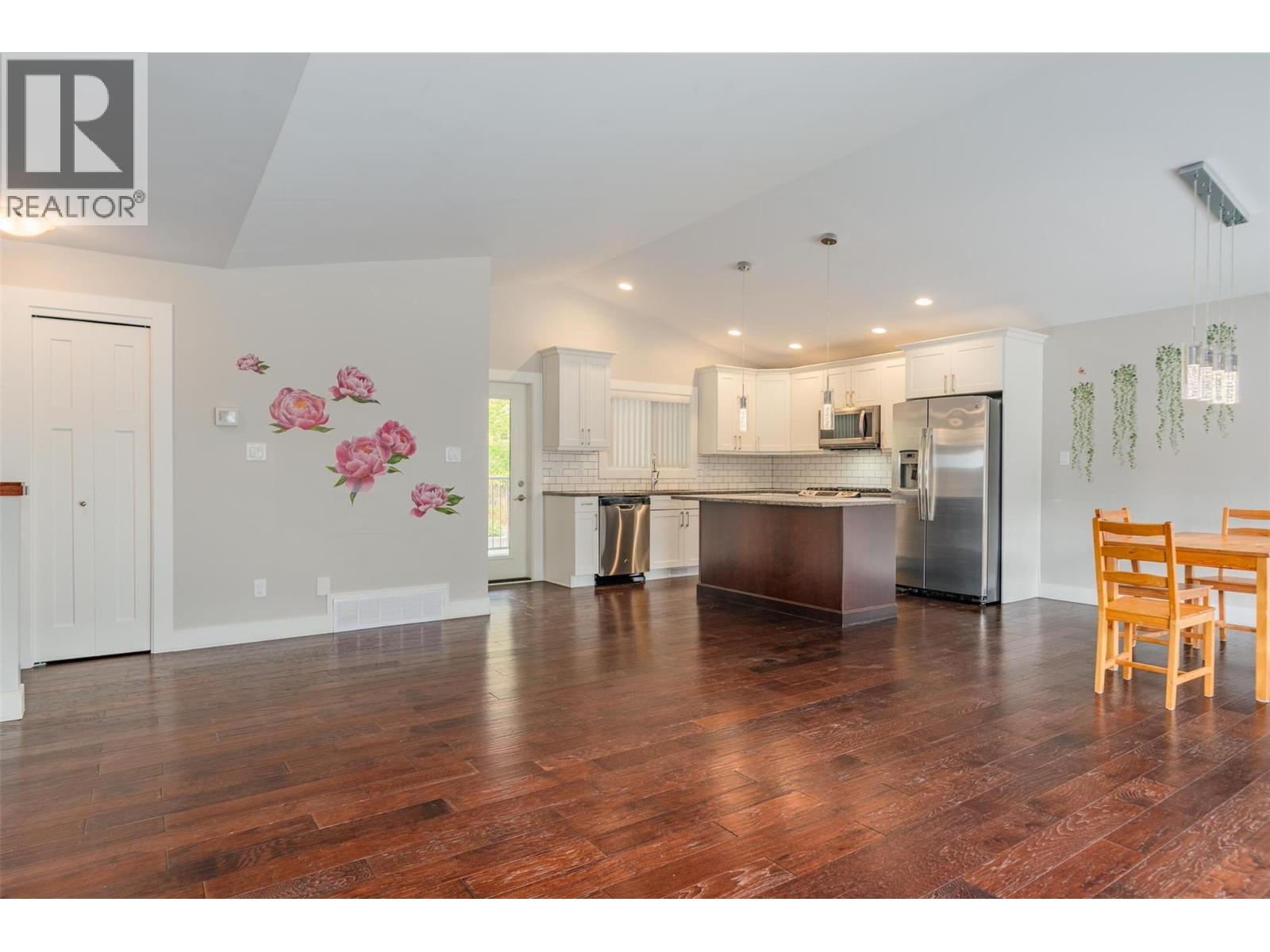 3720 5th Avenue, Castlegar