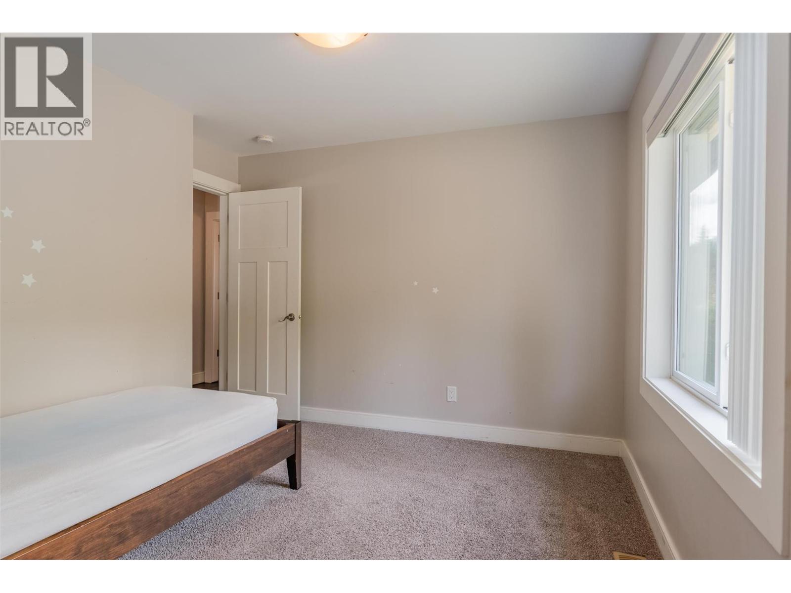 3720 5th Avenue, Castlegar