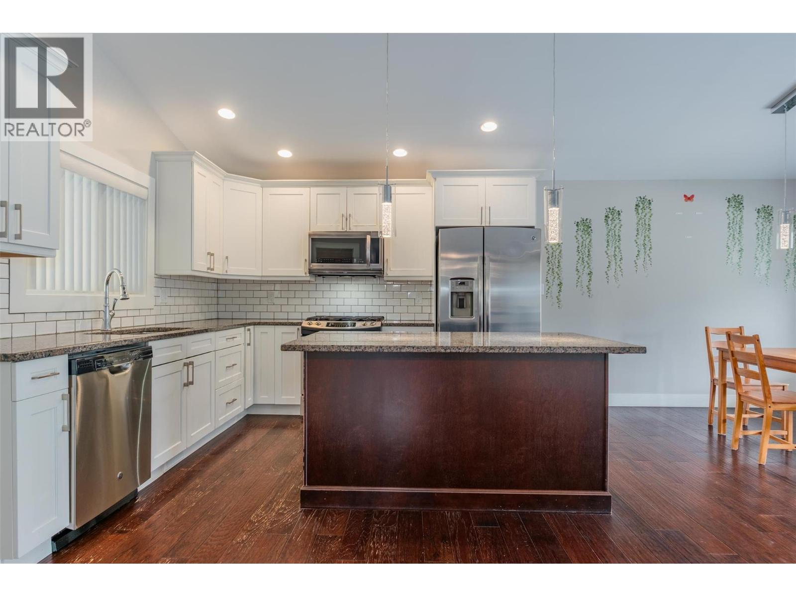 3720 5th Avenue, Castlegar