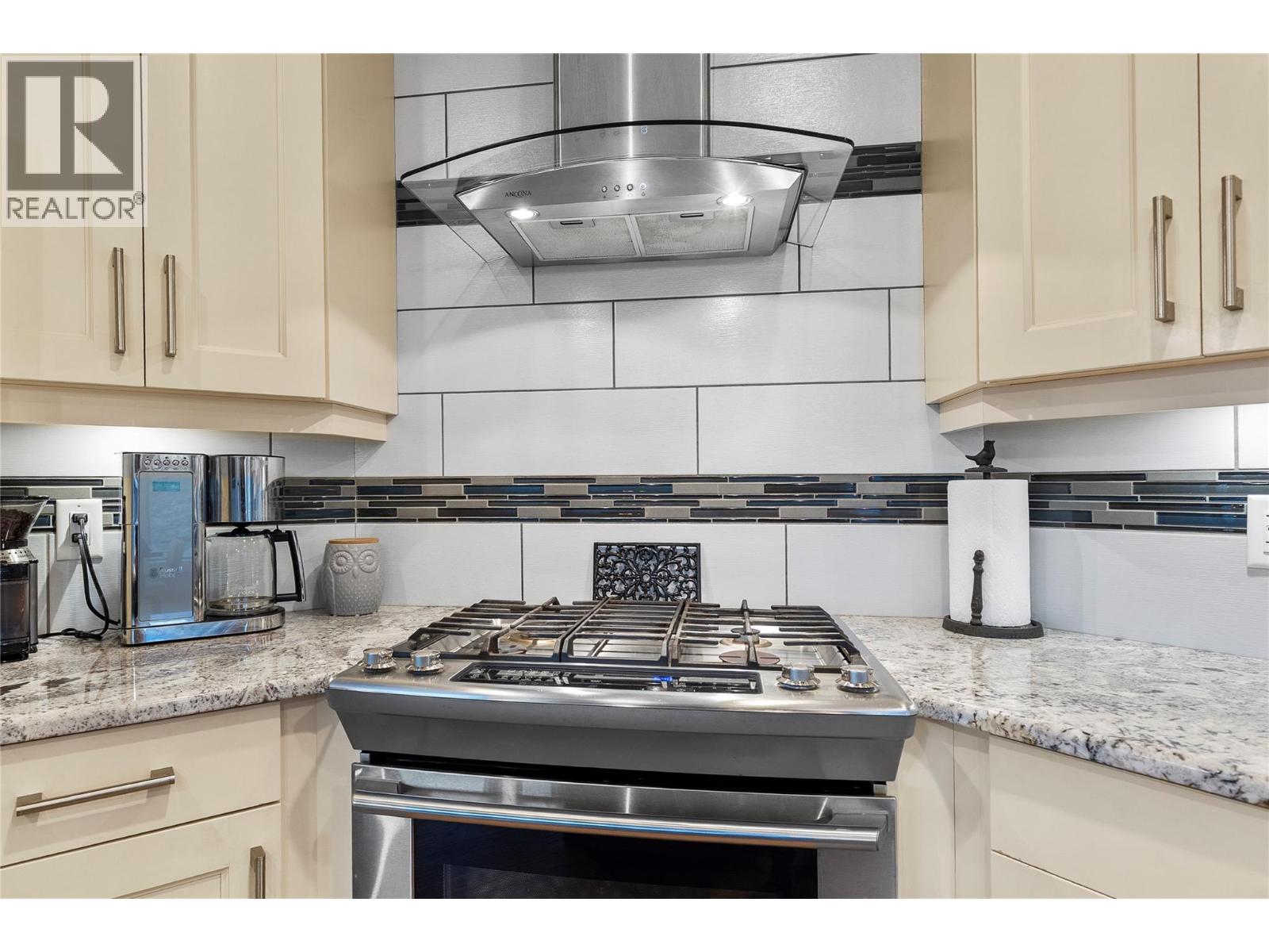 529 Whitecourt Place, Vernon