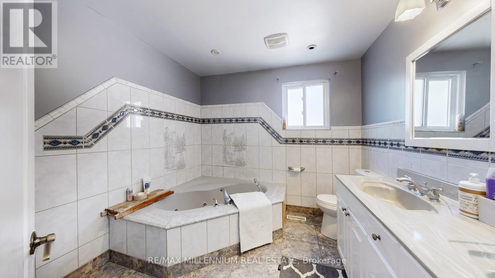 67 SHERIN COURT - 33