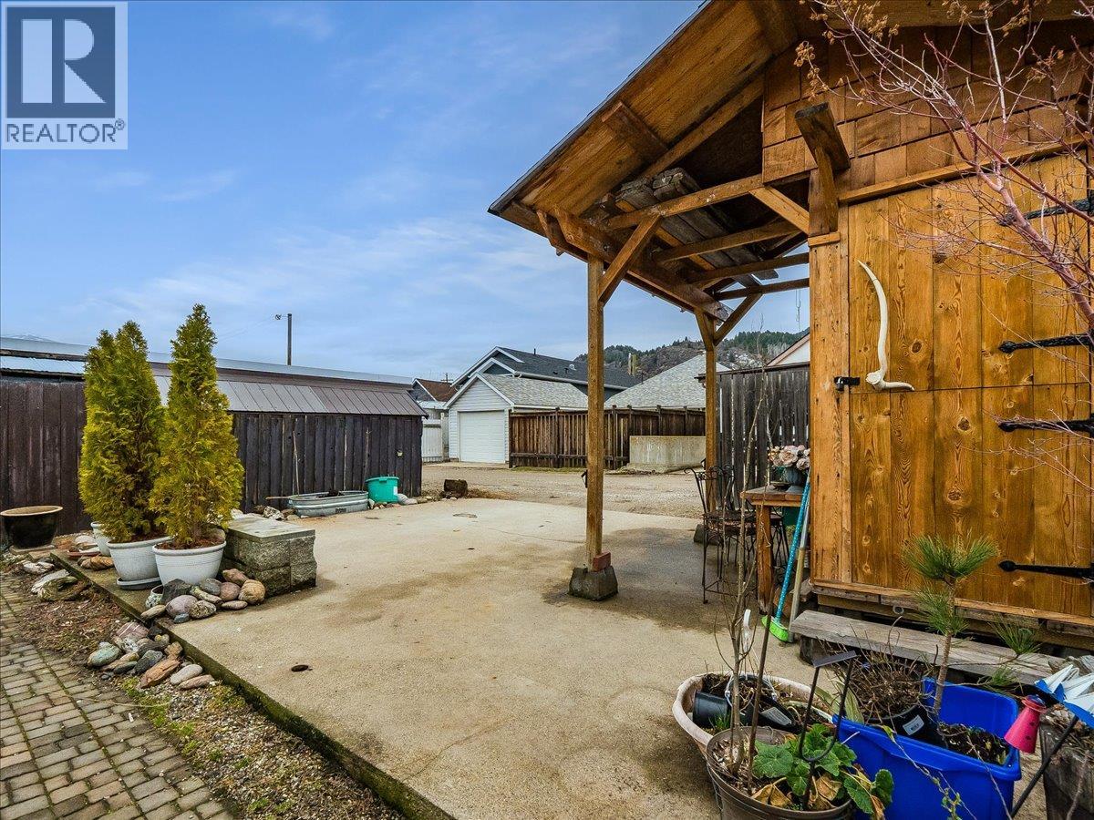 1767 Second Avenue, Trail