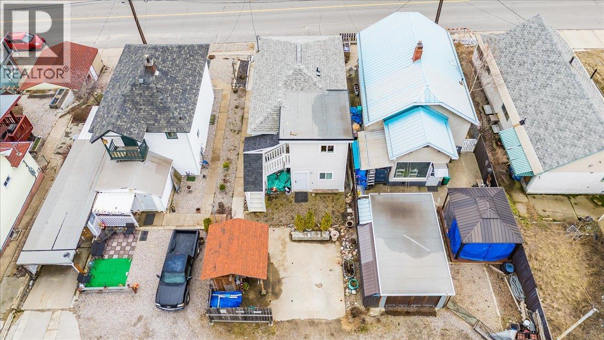 1767 Second Avenue, Trail