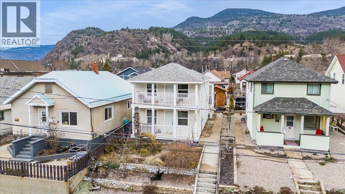 1767 Second Avenue, Trail