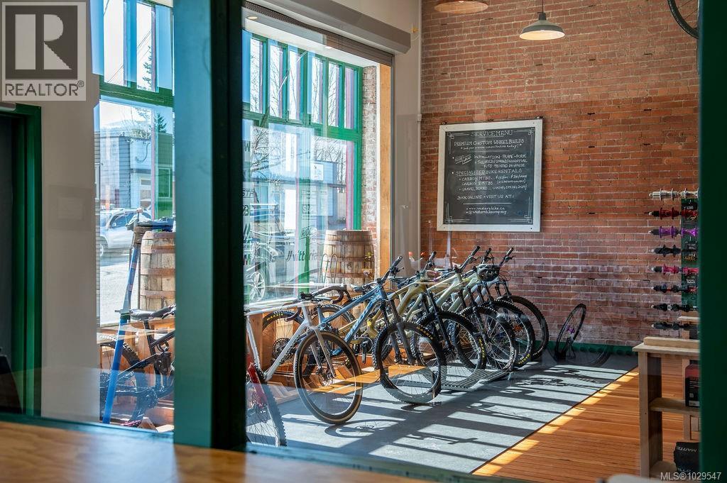 2712 Dunsmuir Ave, Cumberland