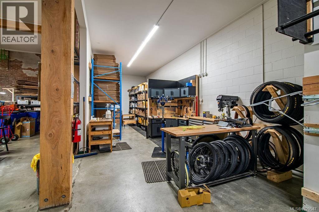 2712 Dunsmuir Ave, Cumberland