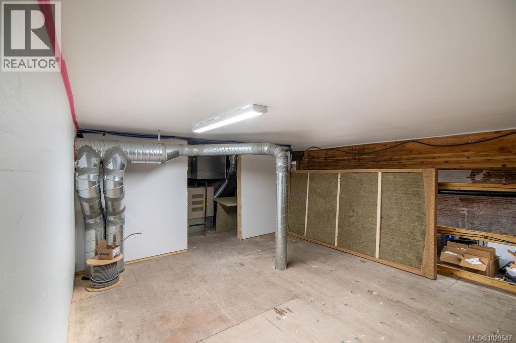 2712 Dunsmuir Ave, Cumberland