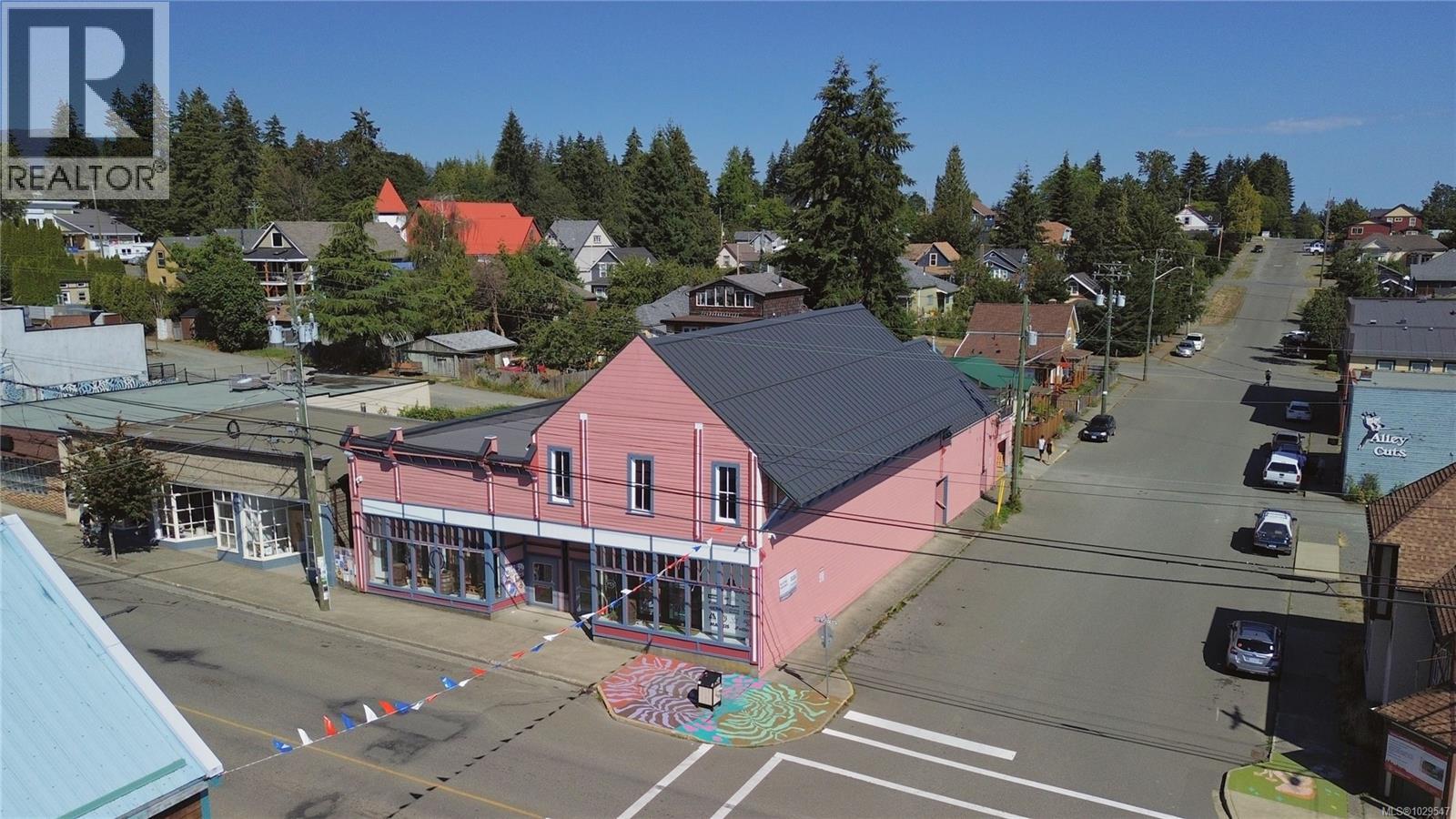 2712 Dunsmuir Ave, Cumberland