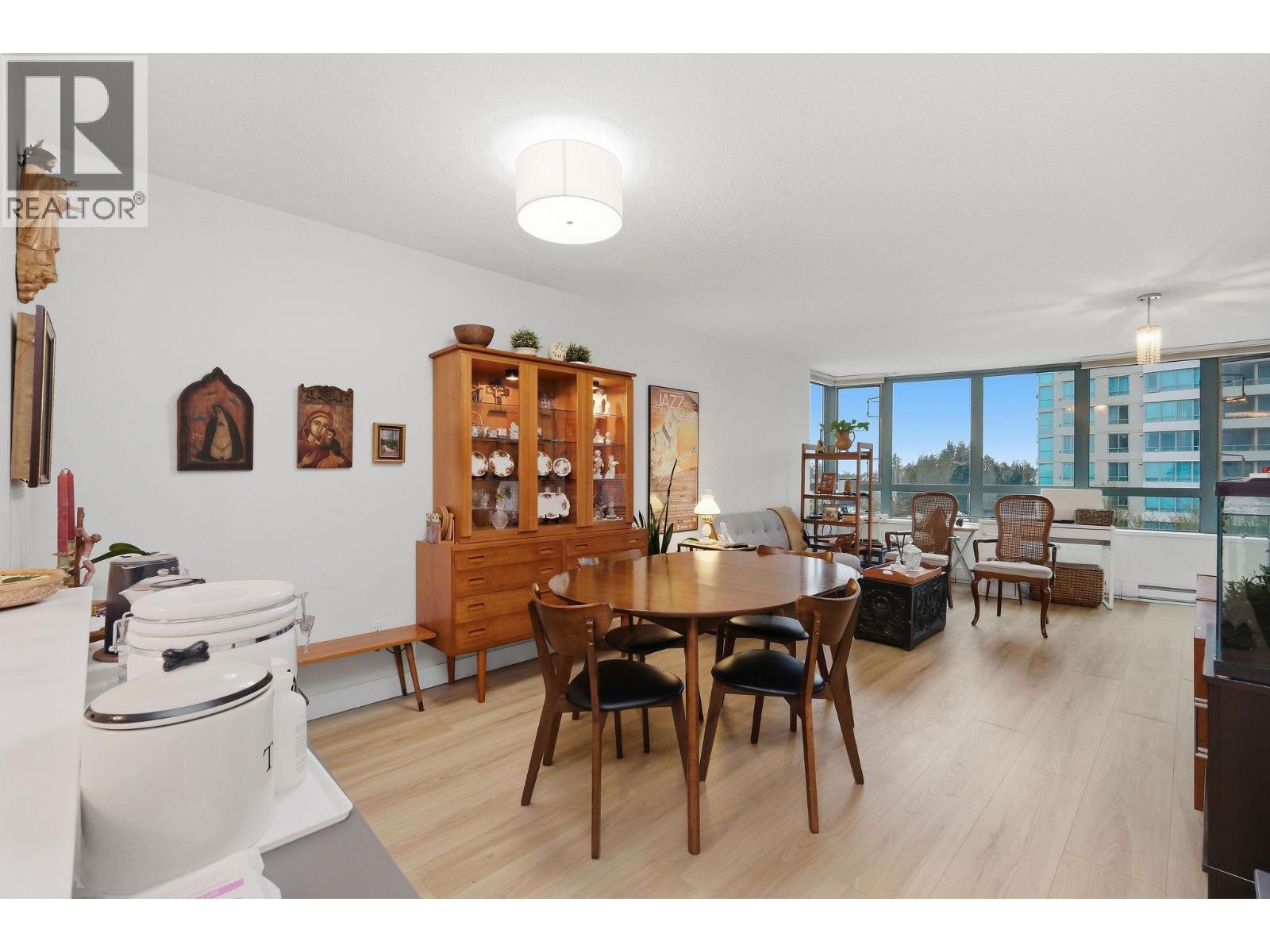 505 6659 SOUTHOAKS Crescent - photo 2