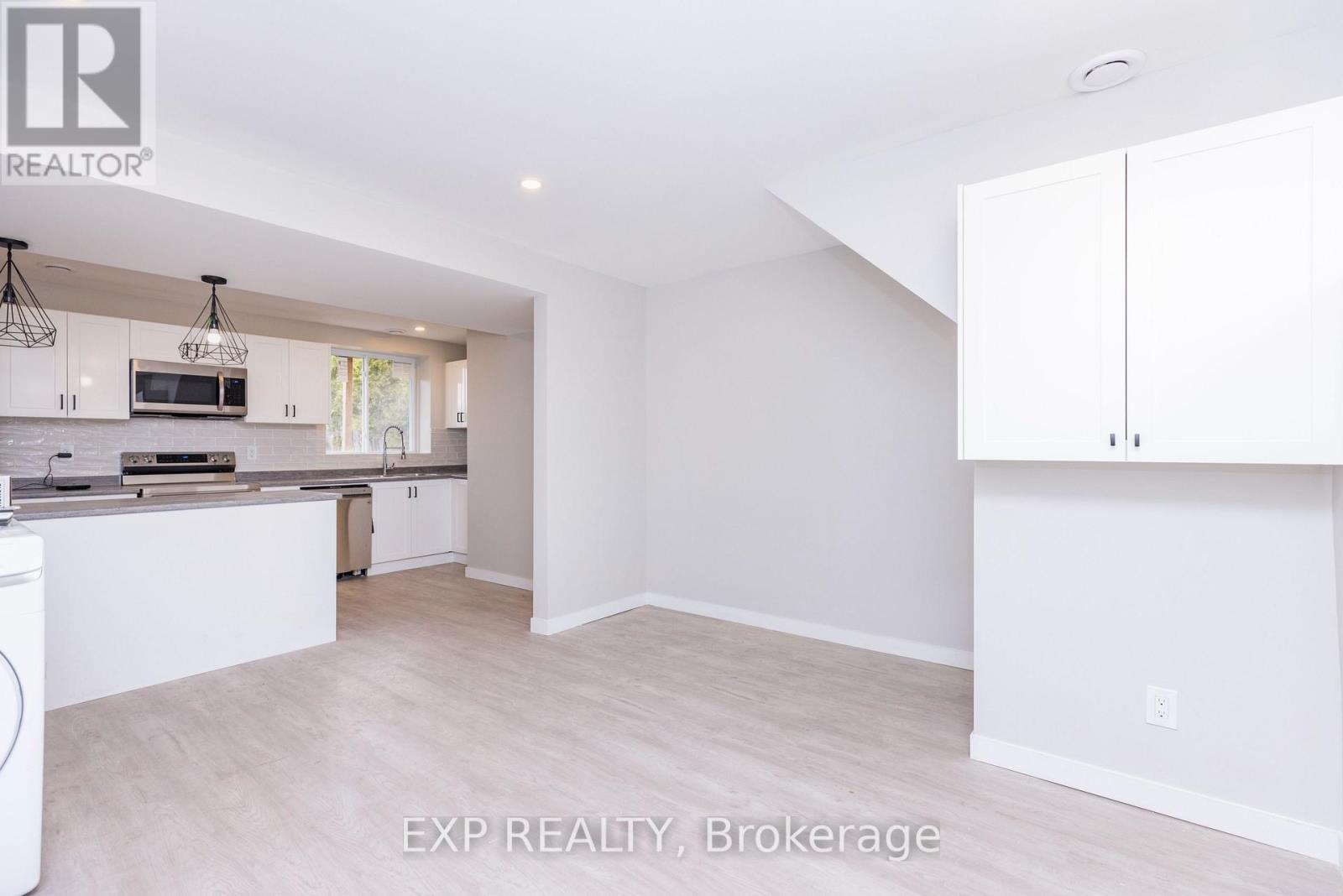 990 ST JACQUES STREET — photo 25