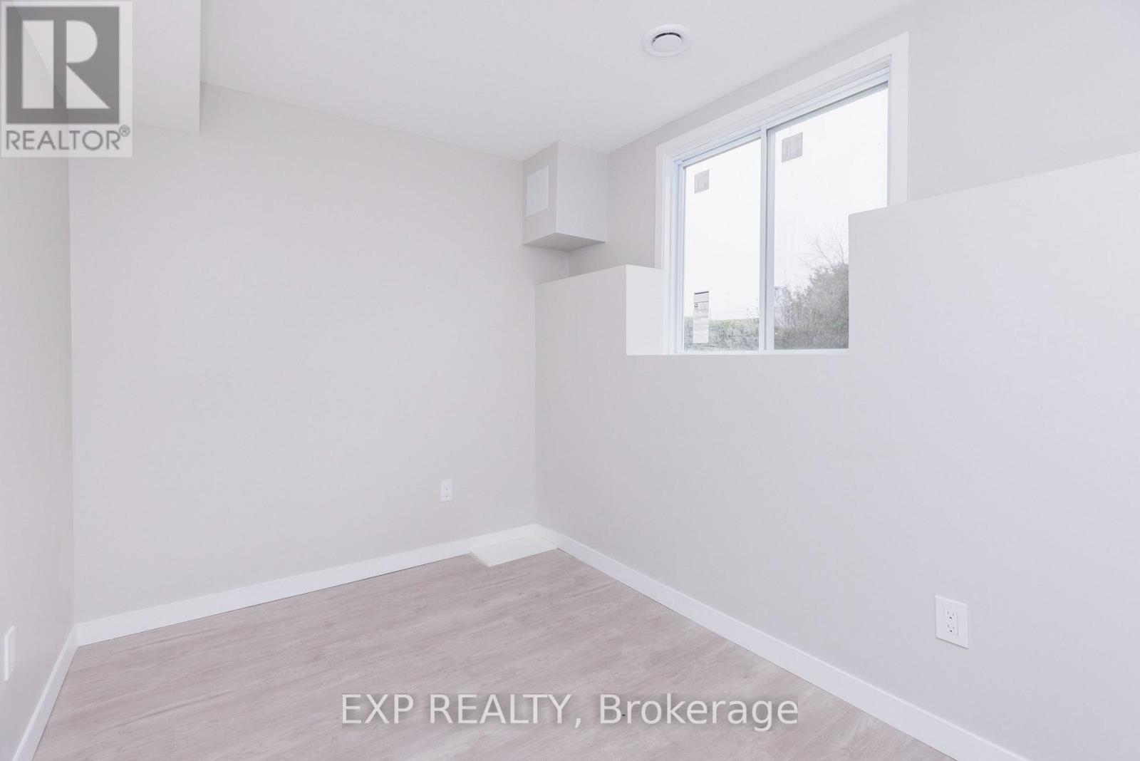 990 ST JACQUES STREET — photo 32