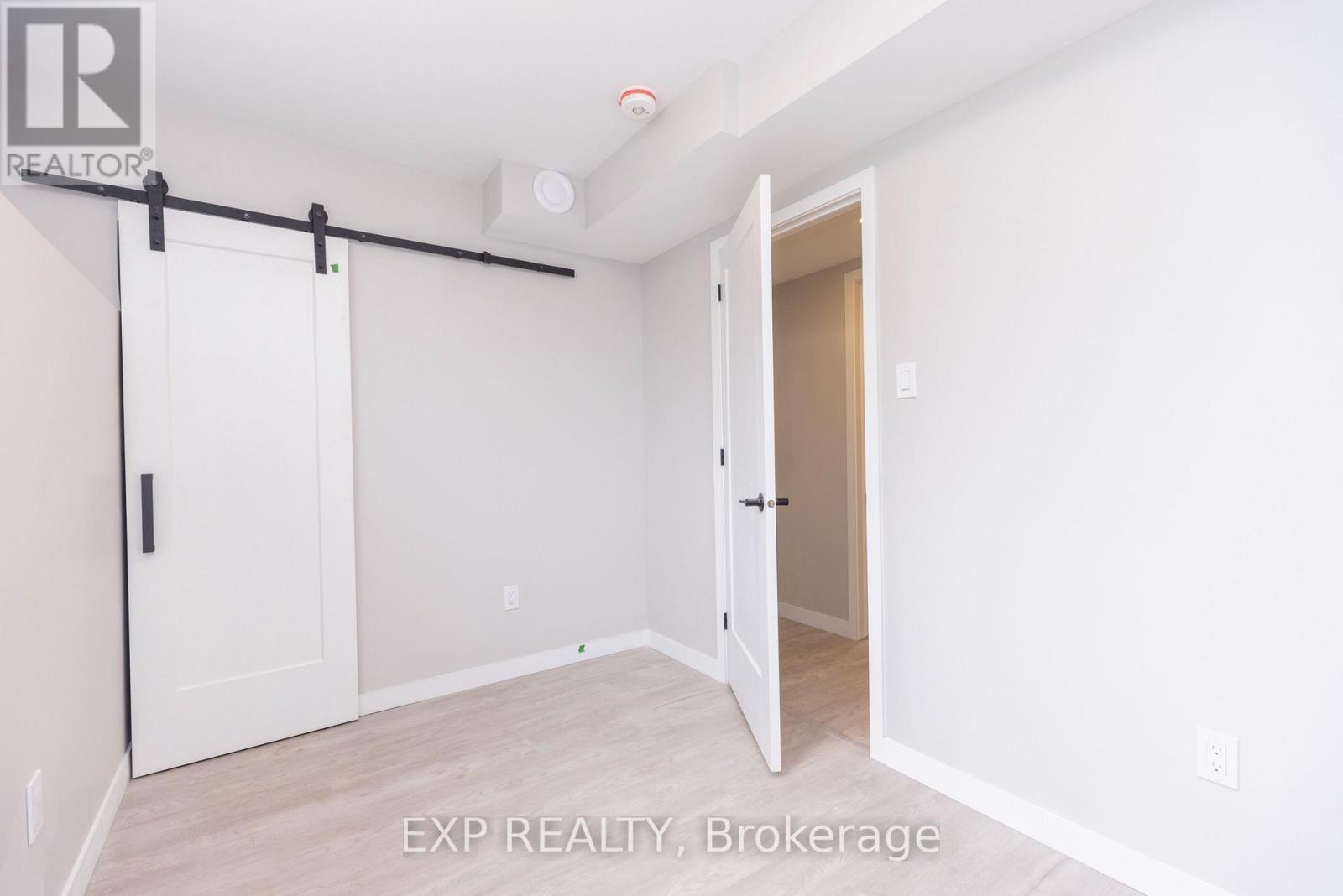 990 ST JACQUES STREET — photo 33