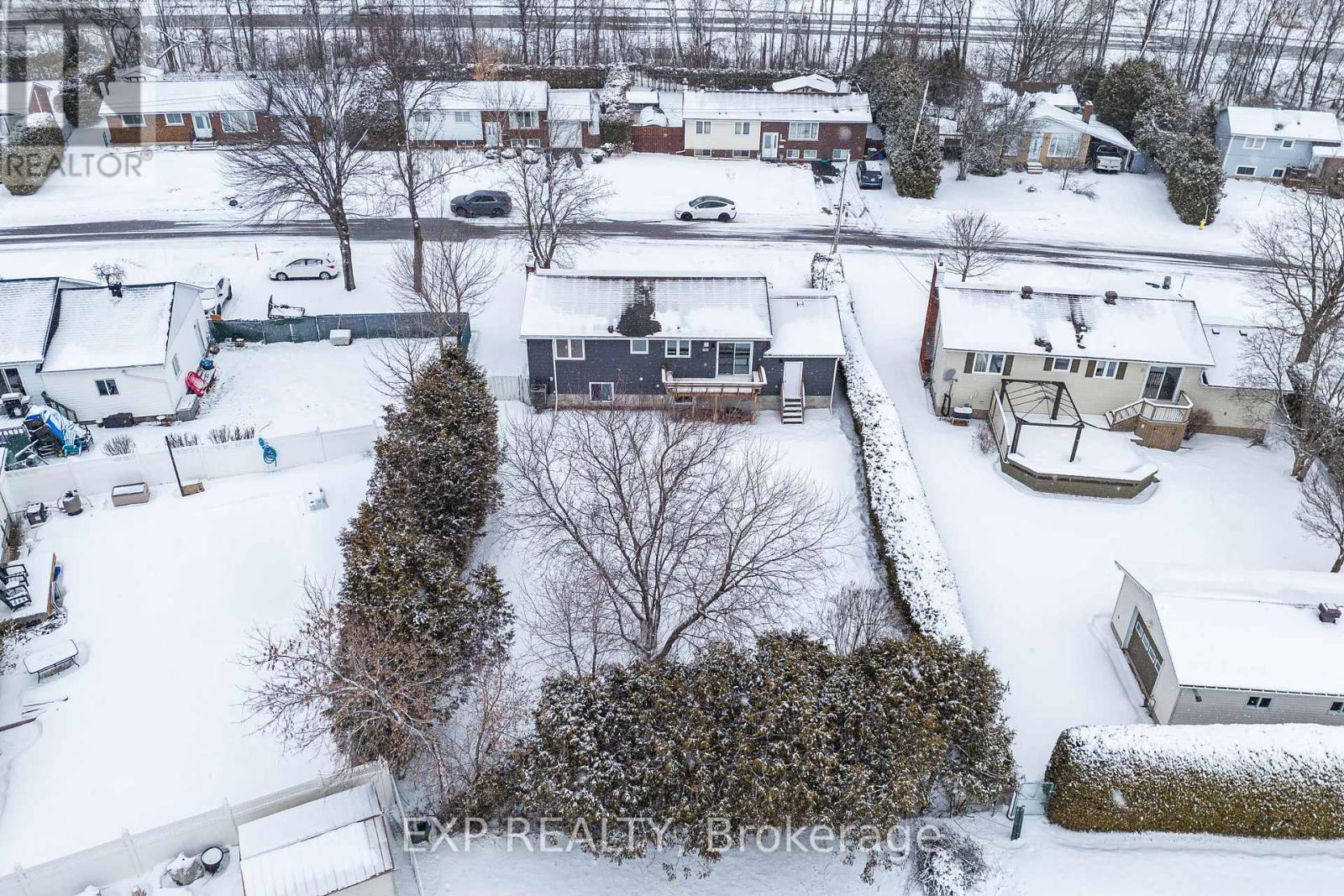 990 ST JACQUES STREET — photo 35