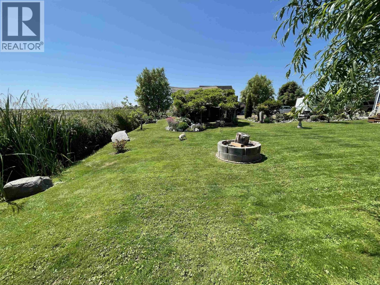 8640 LADNER TRUNK Road, Delta