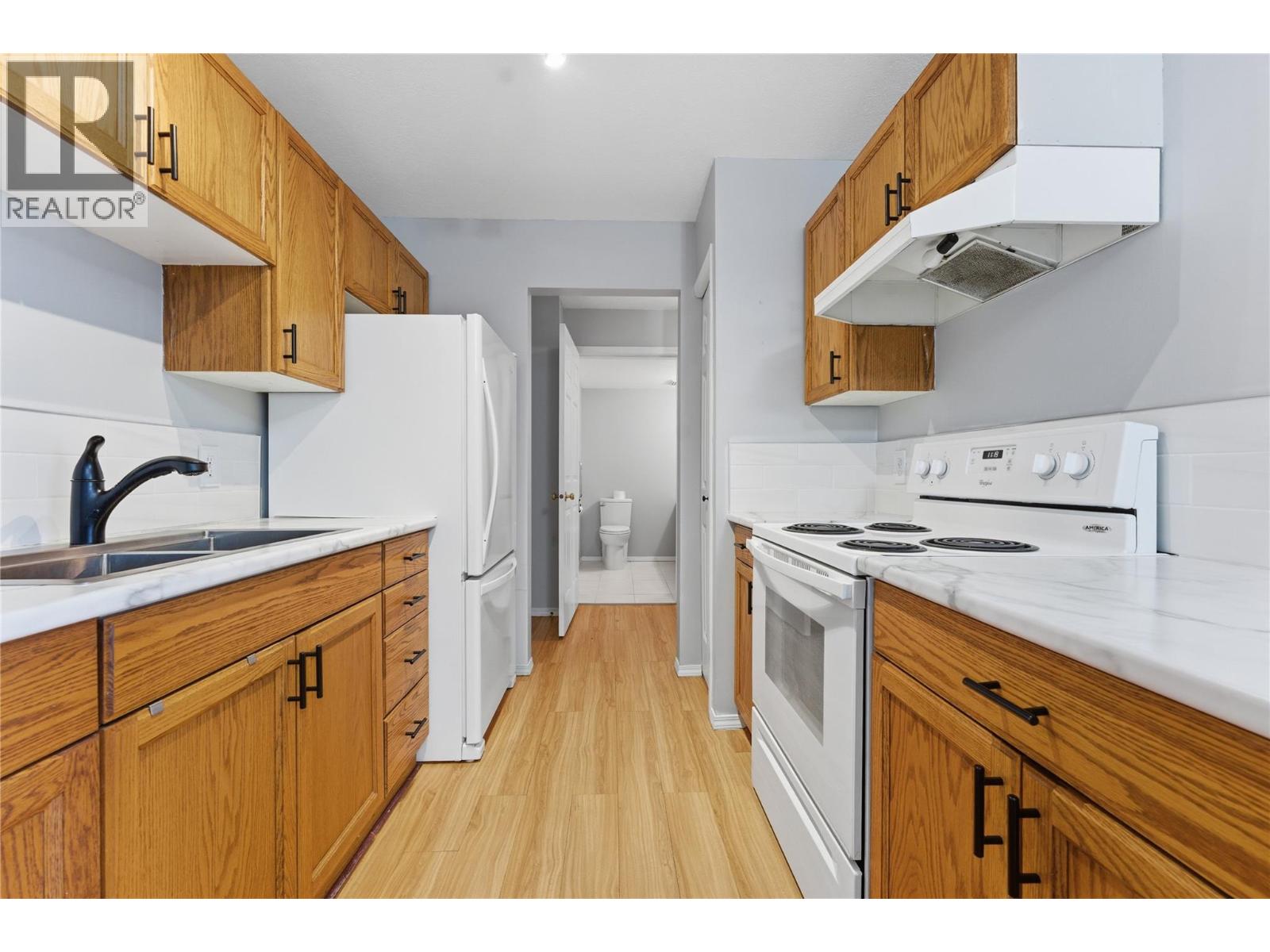#102 703 Granville Avenue - 2