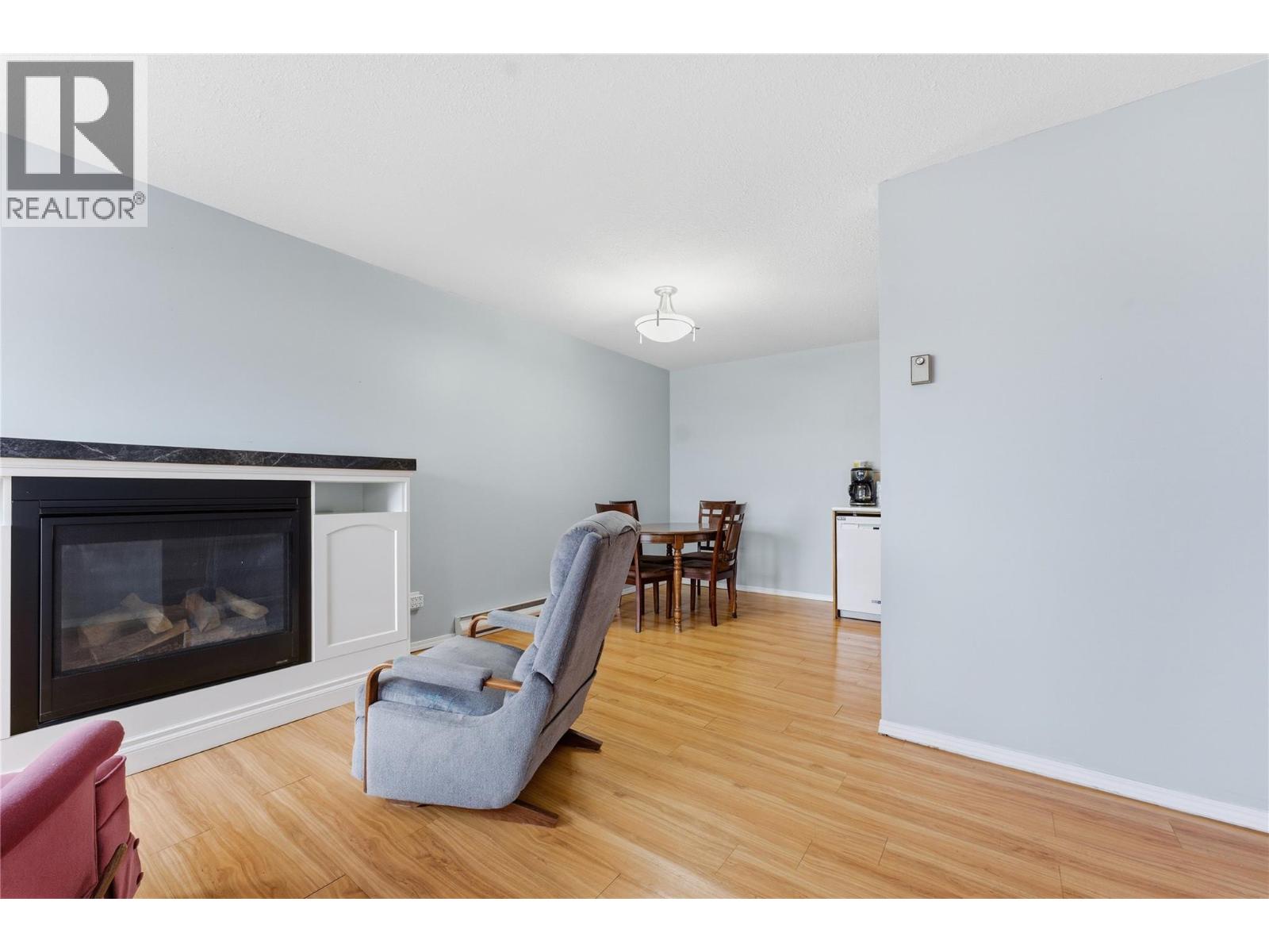 #102 703 Granville Avenue - 8