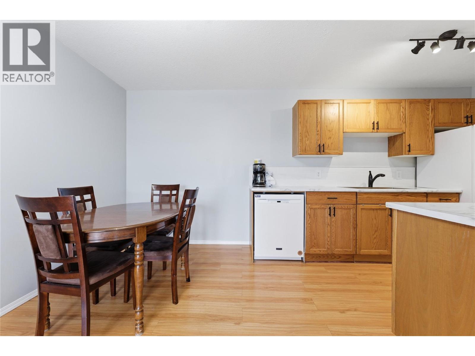 #102 703 Granville Avenue - 3