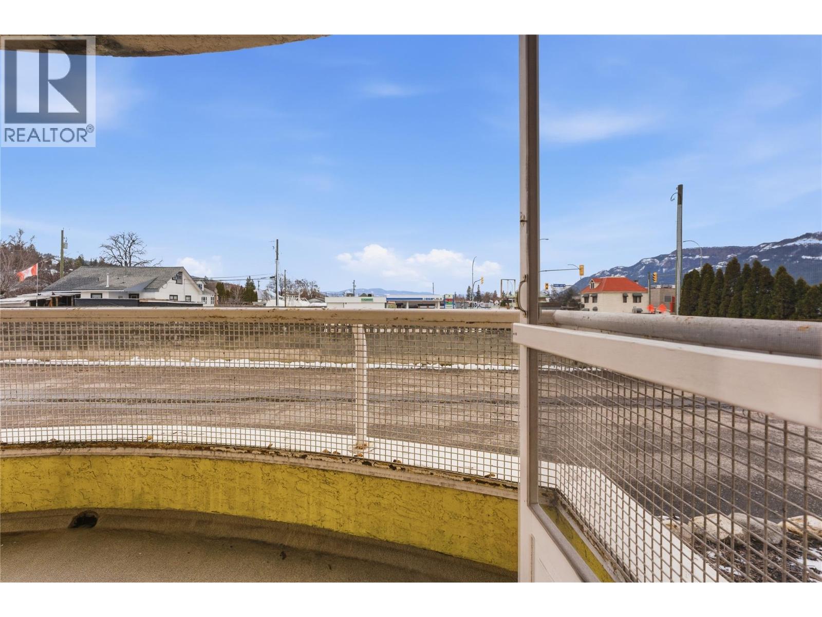 #102 703 Granville Avenue - 21