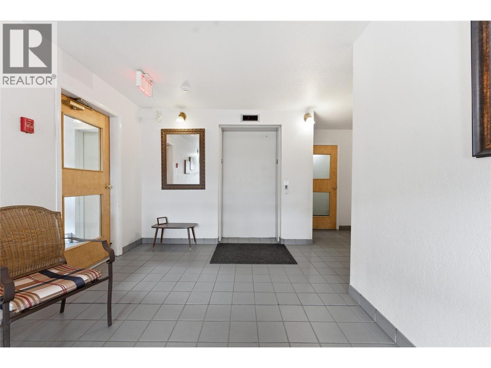 #102 703 Granville Avenue - 23