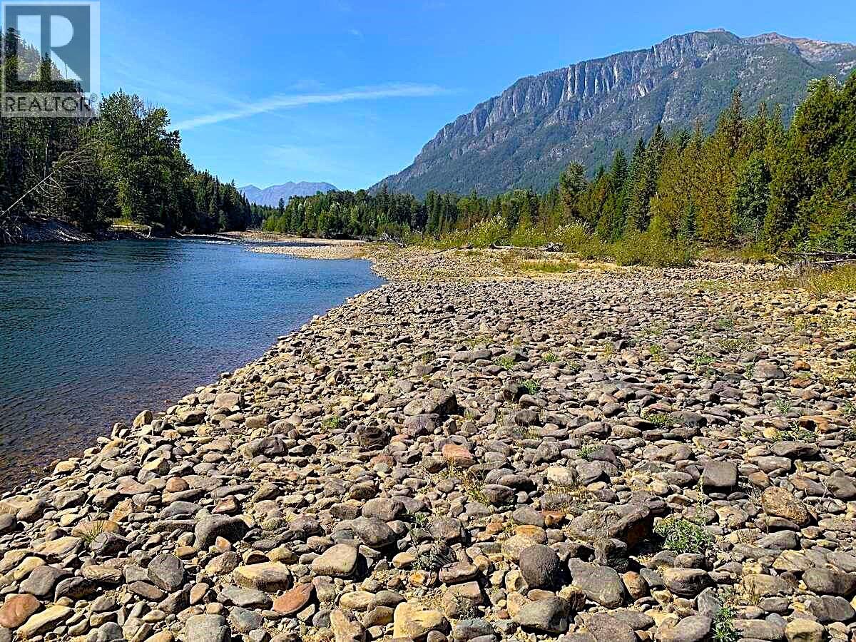 1896 ST. MARY LAKE Road, Kimberley