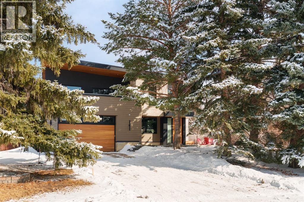Single Family House for Sale in  Pump Hill Green SW Pump Hill Calgary 