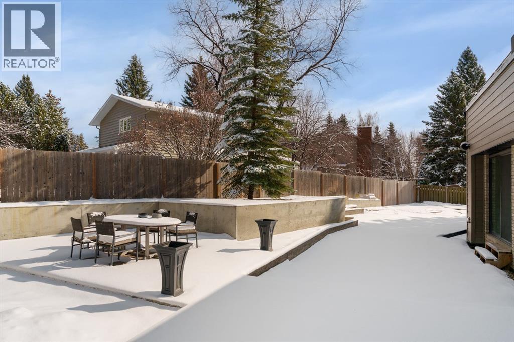 Single Family House for Sale in  Pump Hill Green SW Pump Hill Calgary 