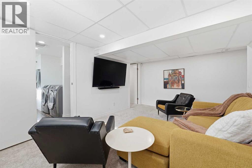 Single Family House for Sale in   Street NW Hillhurst Calgary 