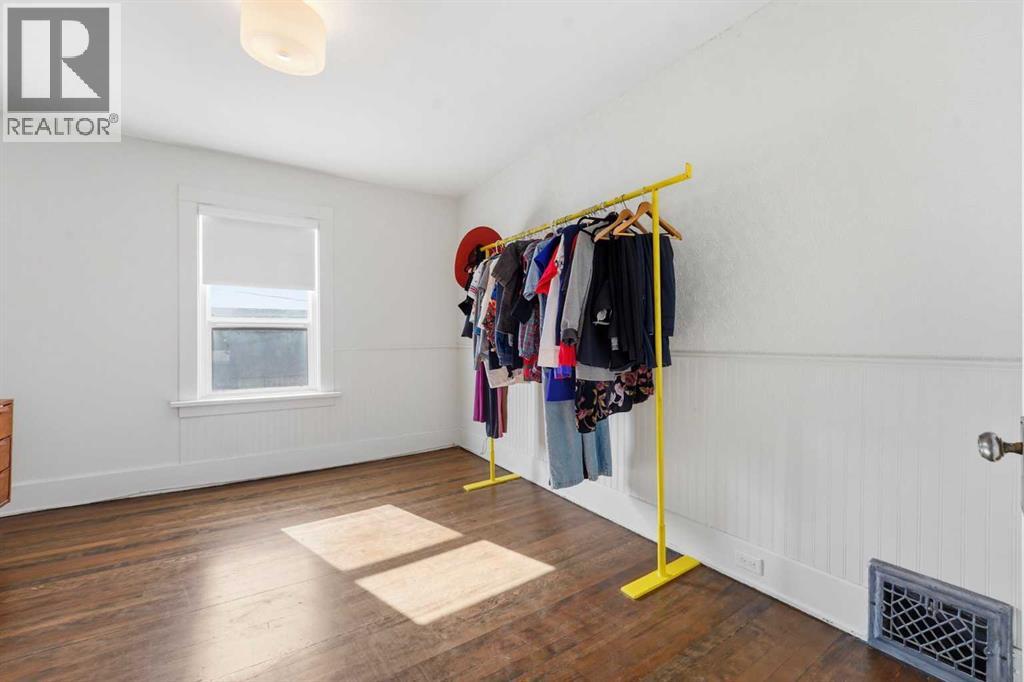 Single Family House for Sale in   Street NW Hillhurst Calgary 