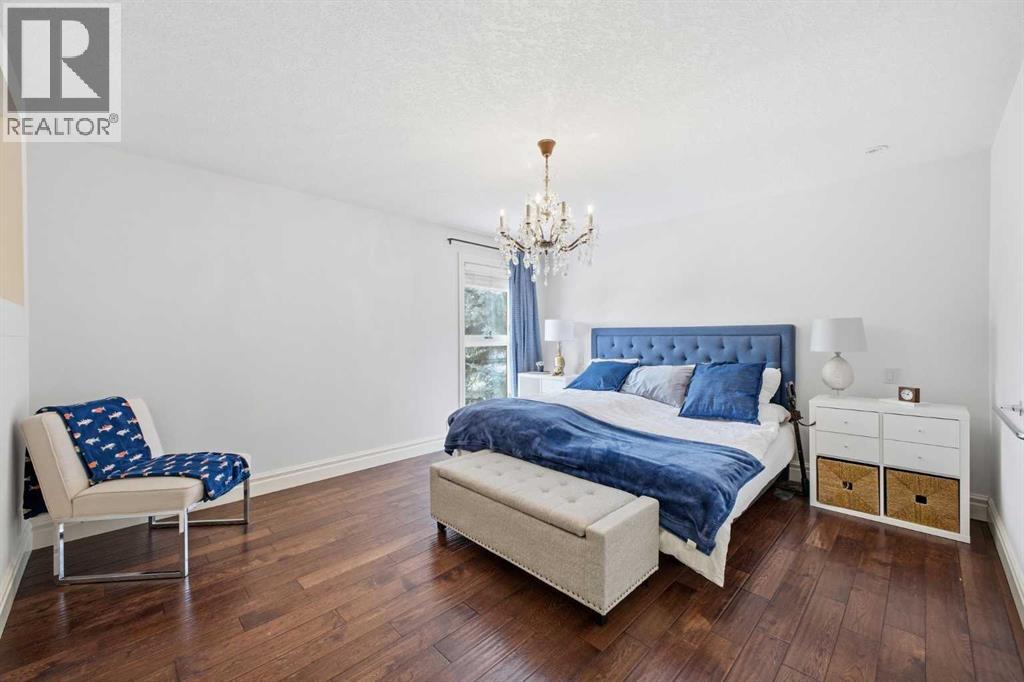 Single Family House for Sale in  Deermoss Place SE Deer Run Calgary 