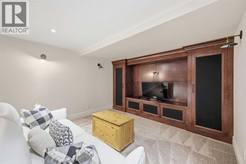 Single Family House for Sale in  Deermoss Place SE Deer Run Calgary 