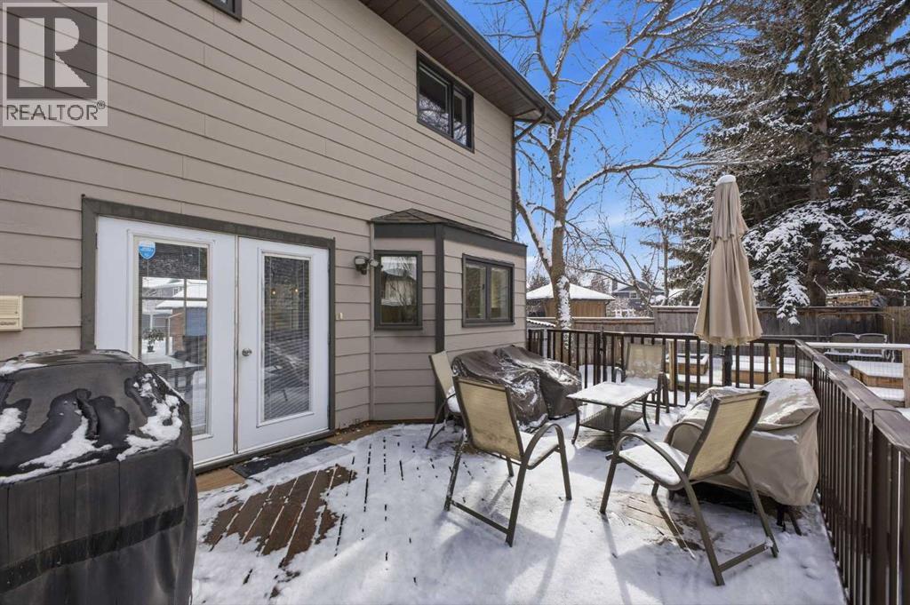 Single Family House for Sale in  Deermoss Place SE Deer Run Calgary 