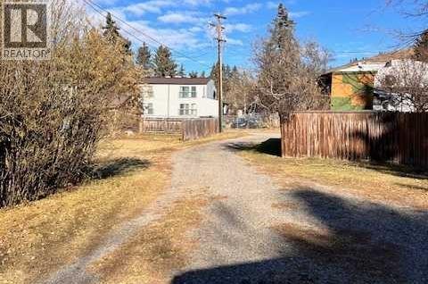 220 First Street East, Cochrane