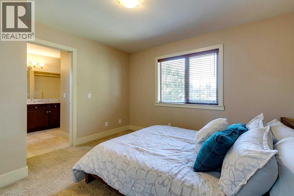 Single Family House for Sale in   Avenue NE Winston Heights/Mountview Calgary 