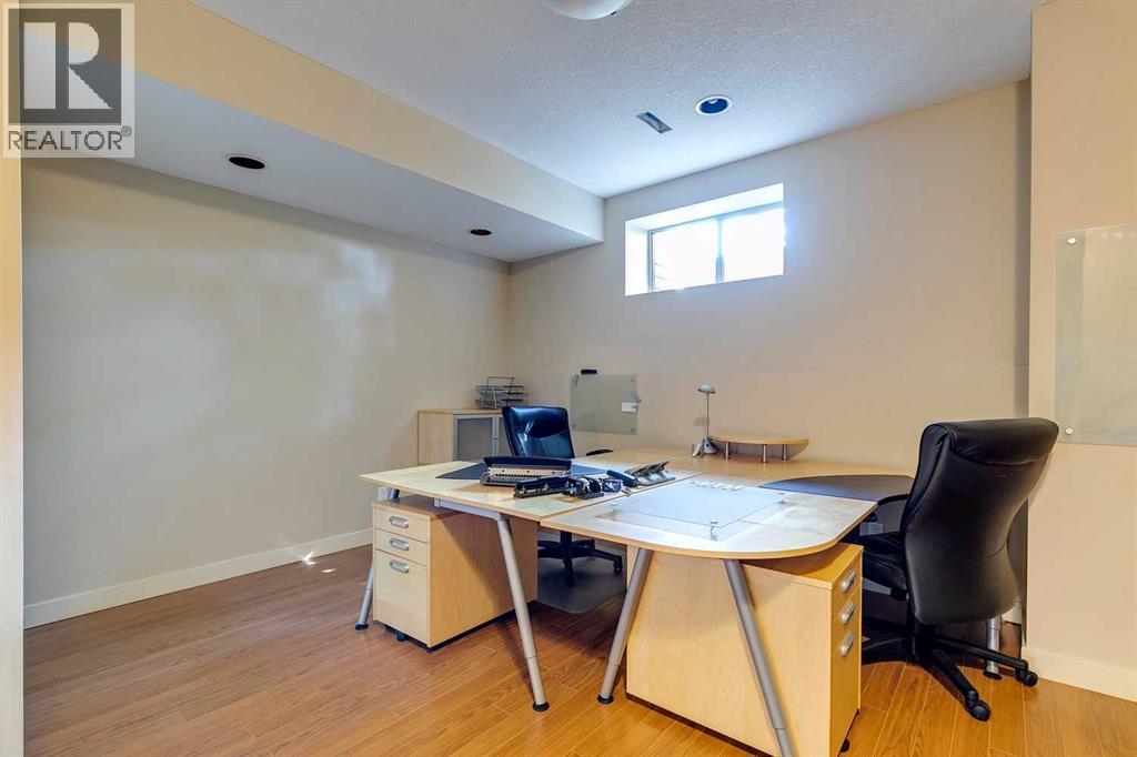 Single Family House for Sale in   Avenue NE Winston Heights/Mountview Calgary 