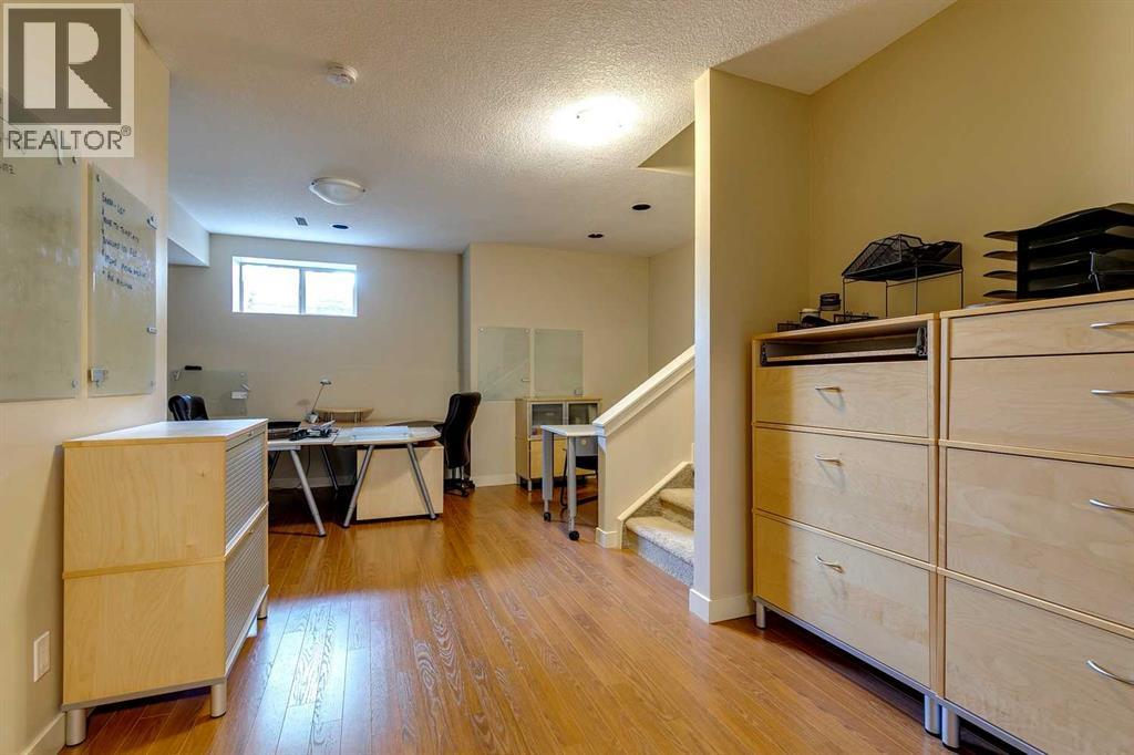 Single Family House for Sale in   Avenue NE Winston Heights/Mountview Calgary 