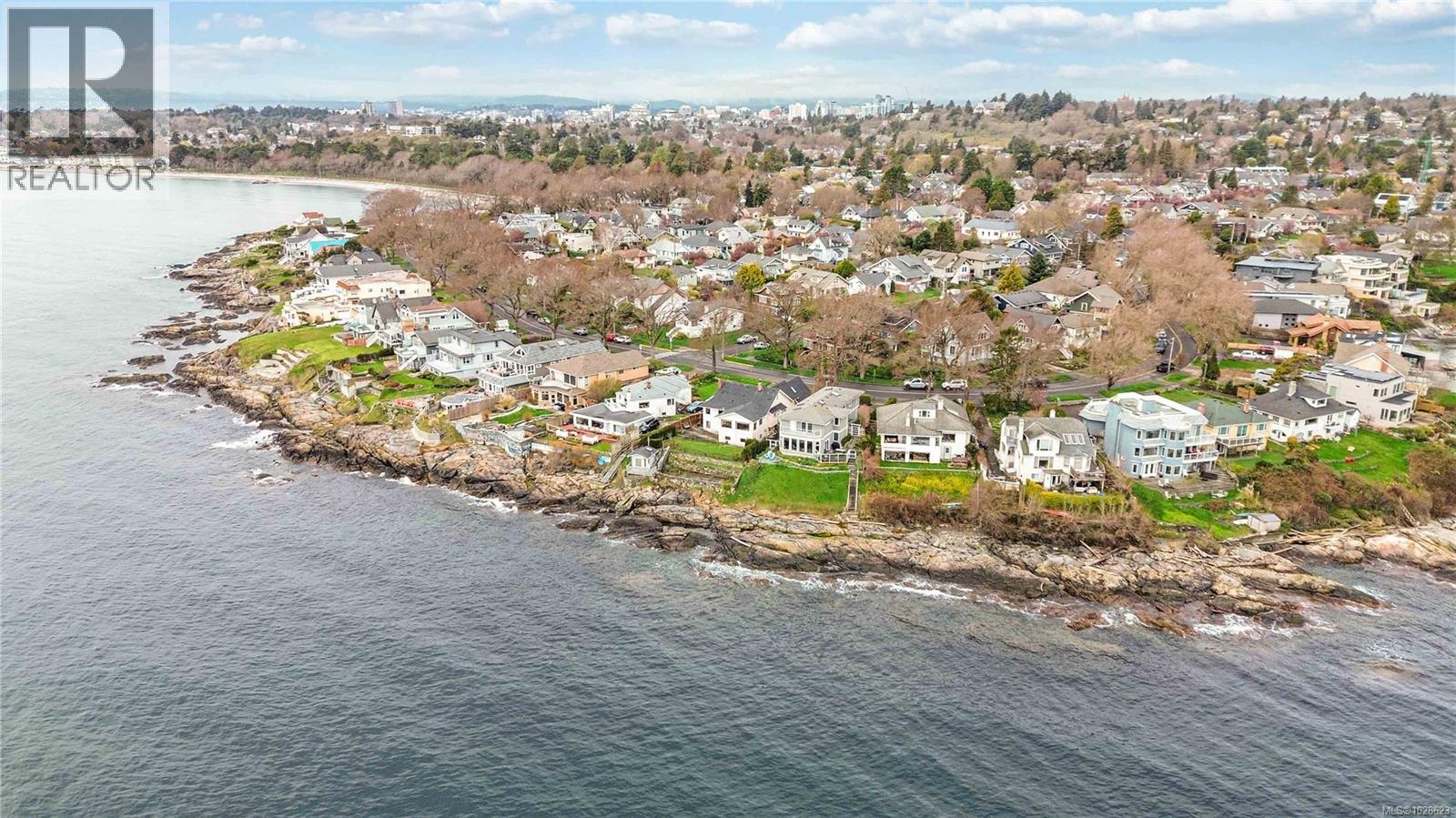  1811 Hollywood Crescent, Victoria