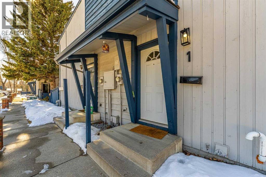 Single Family House for Sale in    Avenue NW Varsity Calgary 