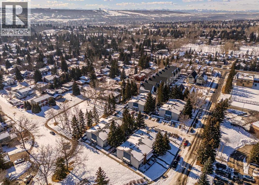 Single Family House for Sale in    Avenue NW Varsity Calgary 