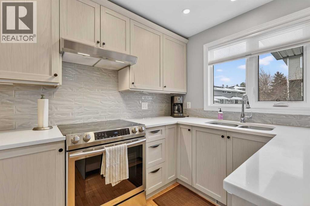 Single Family House for Sale in  Regal Park NE Renfrew Calgary 