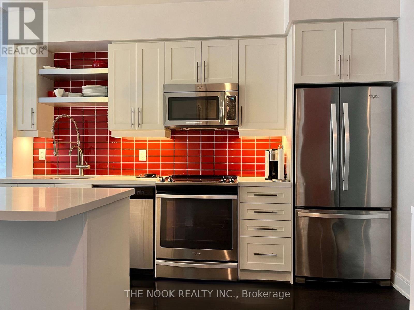 1835 - 525 ADELAIDE STREET W