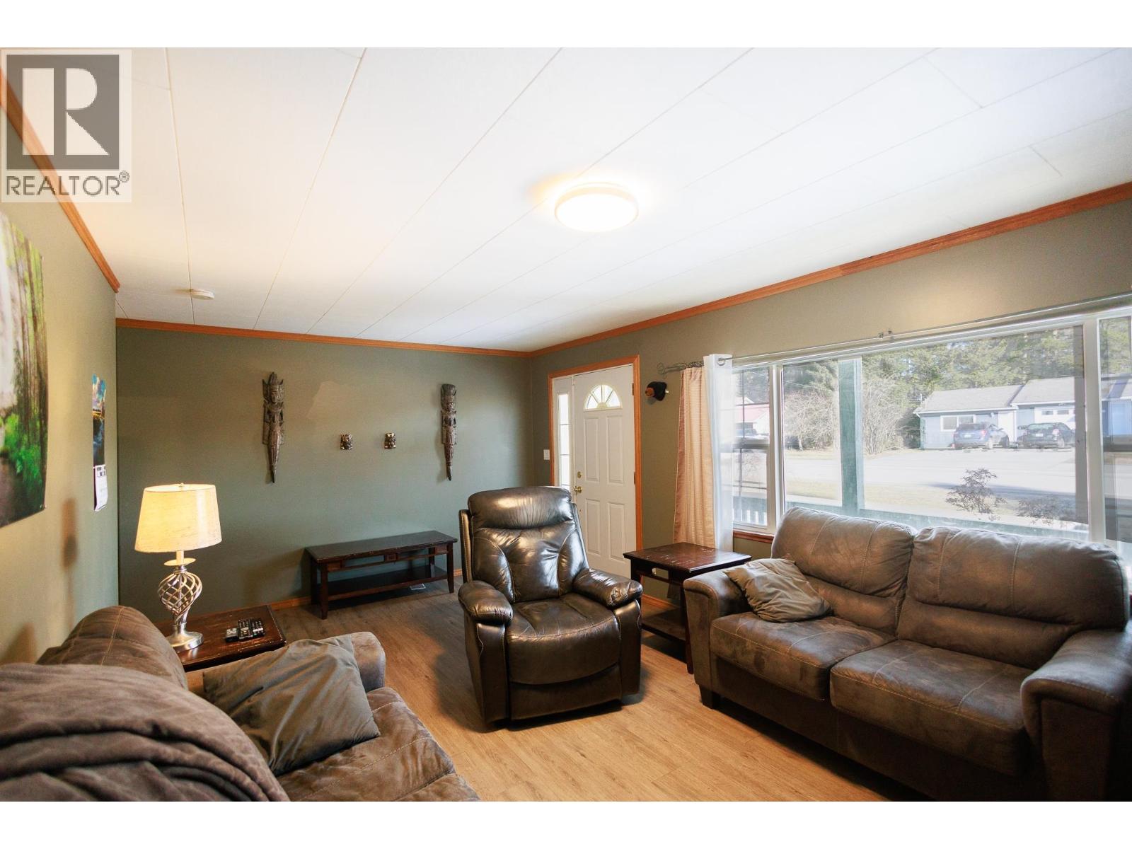 4937 PARK Avenue, Terrace